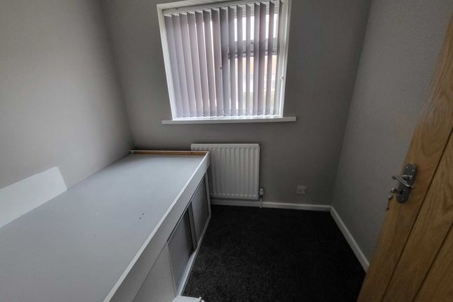 11, Bank View, Dewsbury photo 3