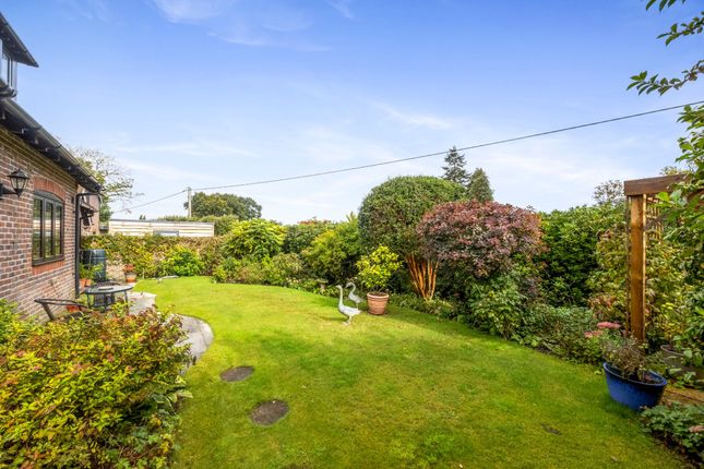 Chestnut Cottage The Brackens Amberley Road, Pulborough photo 3