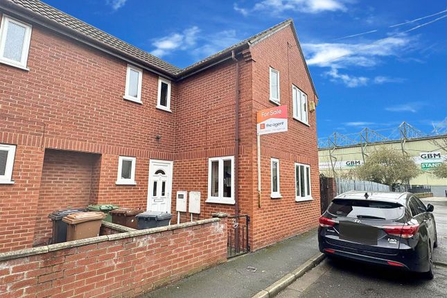 Thumbnail End terrace house for sale in Queen Street, Lincoln