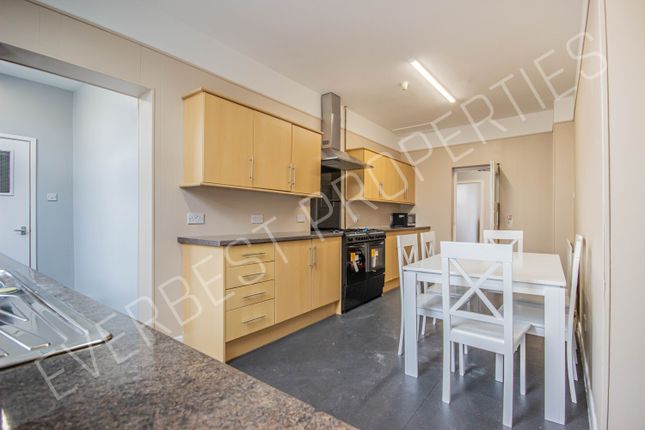 Room 6,, 65c Heaton Road, Newcastle upon Tyne photo 4