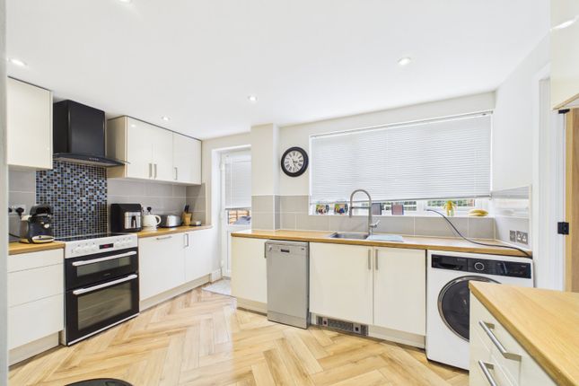 14, Brownrigg Crescent, Bracknell photo 4