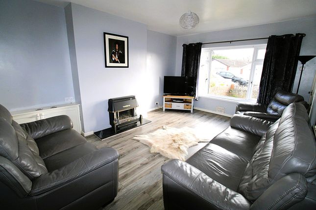 6, Highland Close, Bridgend photo 2