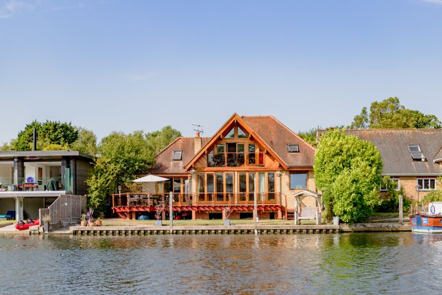 Thumbnail Detached house for sale in Riverside, Staines-Upon-Thames