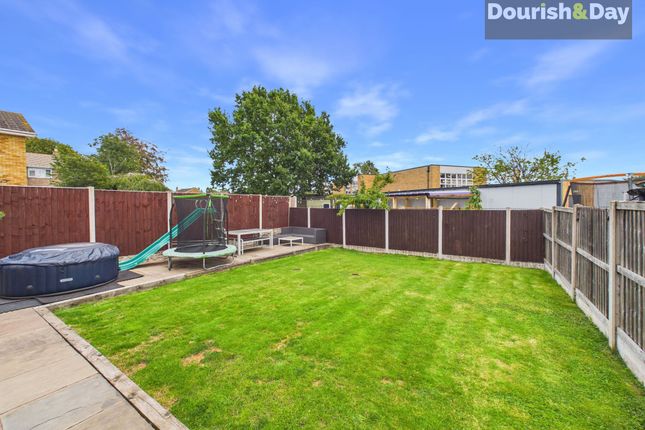 1 Heath Drive, Stafford photo 4