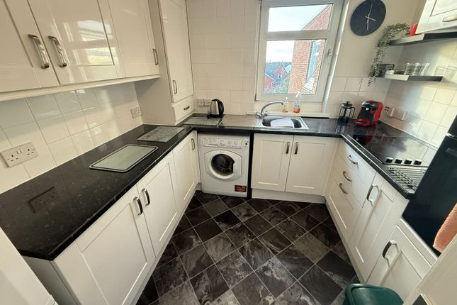 27, Green Park, Bootle photo 2