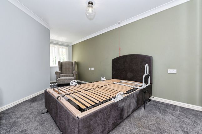 2, Collier Court, Grays photo 3