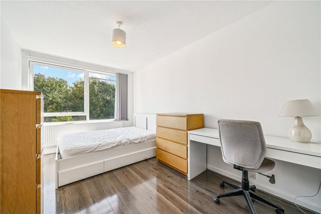 Flat 6, 24, Carlton Drive, London photo 4