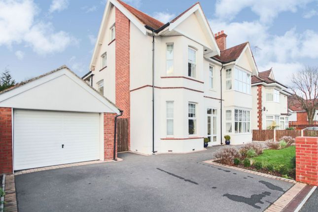 Homes For Sale In Queens Park Buy Property In Queens Park