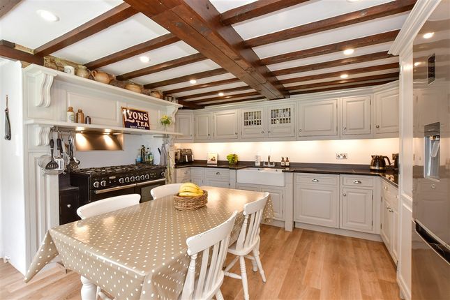 Thorncross Lane, Brighstone photo 3