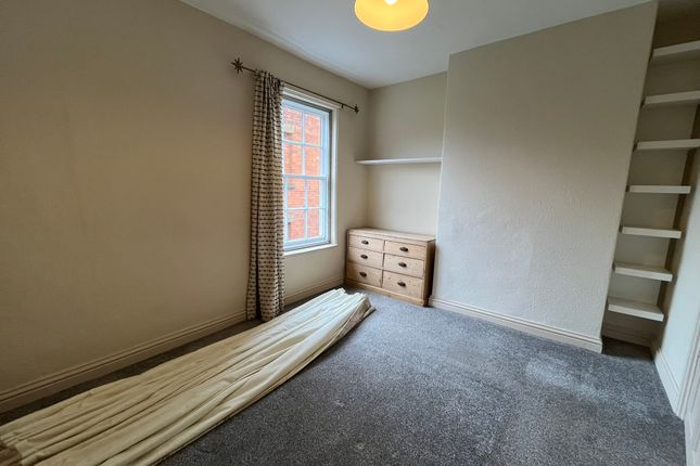 Terraced house to rent in Grays Road, Louth
