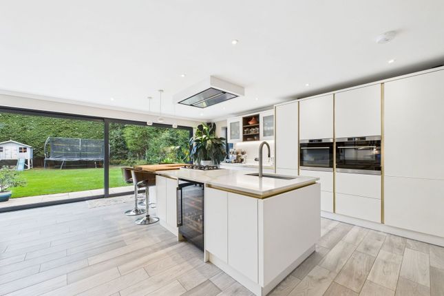 11, Fivens Place, Horsham photo 3