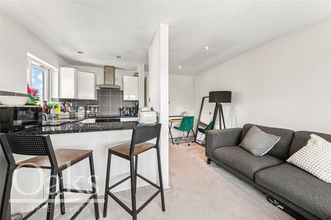 11, Coe Avenue, London photo 3