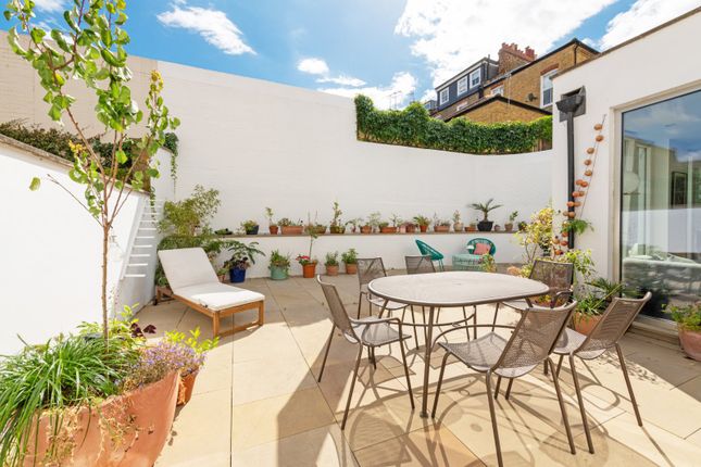 39, Sycamore Mews, London photo 4