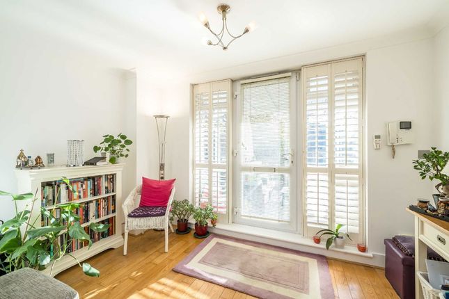 Flat 6, 110, Christchurch Road, London photo 3