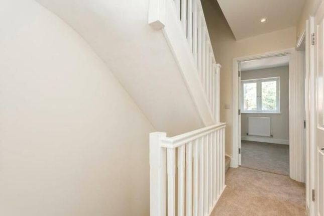4 St Catherine's Court, Heathfield photo 5