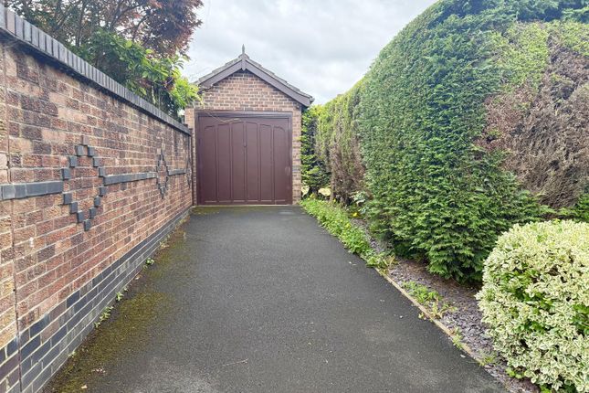 17, Ploughmans Way, Macclesfield photo 2