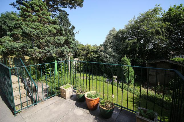 9, Hallett Close, Saltash photo 3