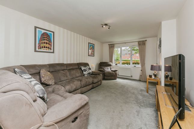 44, Foxglove Way, Northwich photo 4