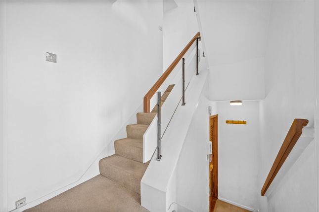 Flat 40, Silsoe House, 50, Park Village East, London photo 5
