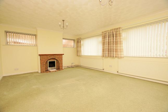 12, Lancaster Close, Lee-On-The-Solent photo 2