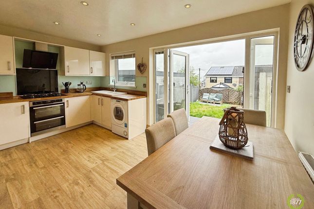5 Micklehurst Crescent, Burnley photo 4