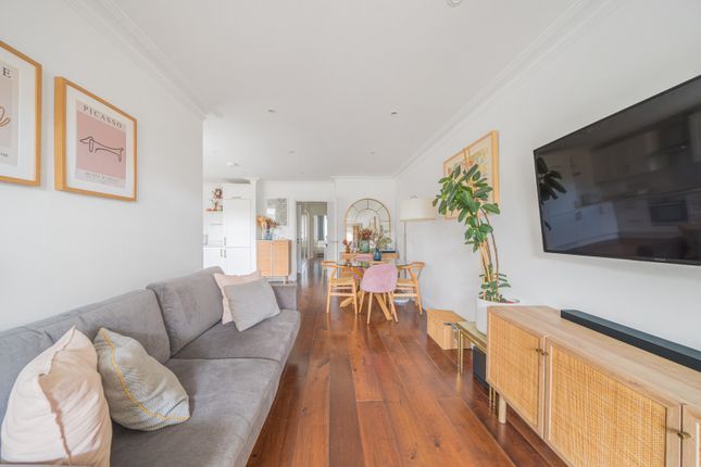 Flat 3, 6, The Grove, London photo 2