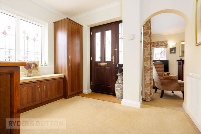 18, Thorpe Close, Saddleworth photo 4