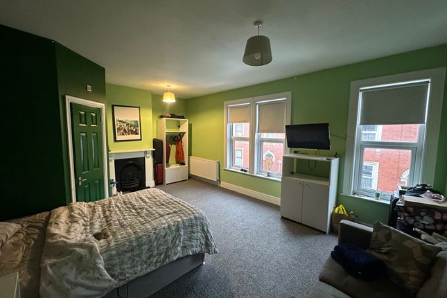 Room 5, 24, Lyndhurst Street, Derby photo 5
