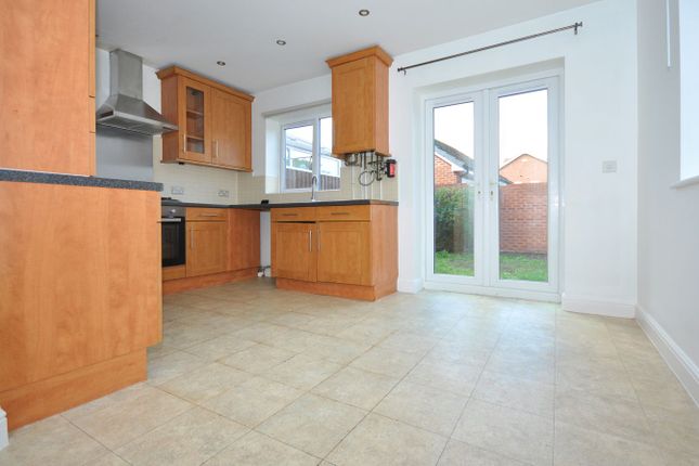 7, Orchard Close, Cheltenham photo 3