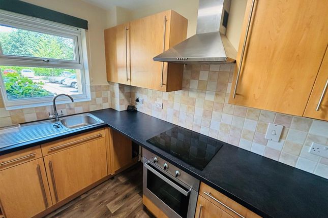4, Whitehall Croft, Leeds photo 3