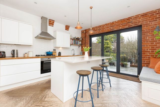 65 Upper Tilehouse Street, Hitchin photo 2