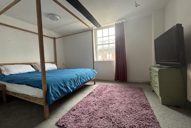 Room 2, 28 North Street, Ashford photo 3