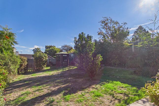 9, Hillview Close, Colchester photo 3