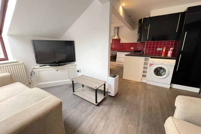 25, Kelso Heights, Leeds photo 2