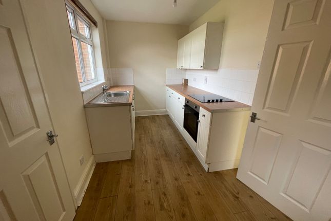 71, County Road South, East Yorkshire photo 3