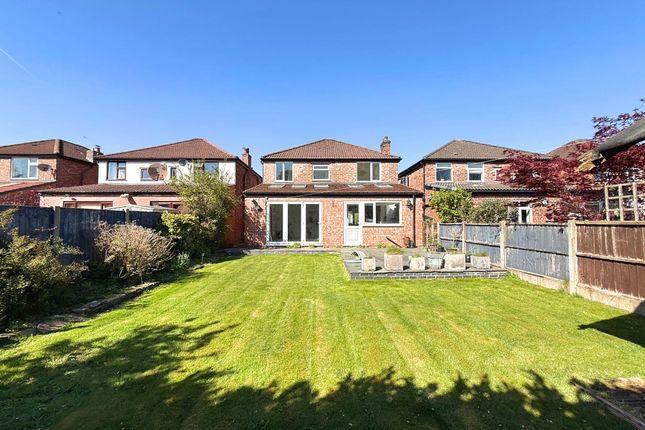 29 Avonlea Road, Sale photo 2