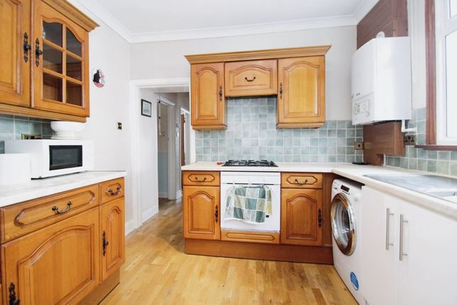 51, Islip Gardens, Northolt photo 4