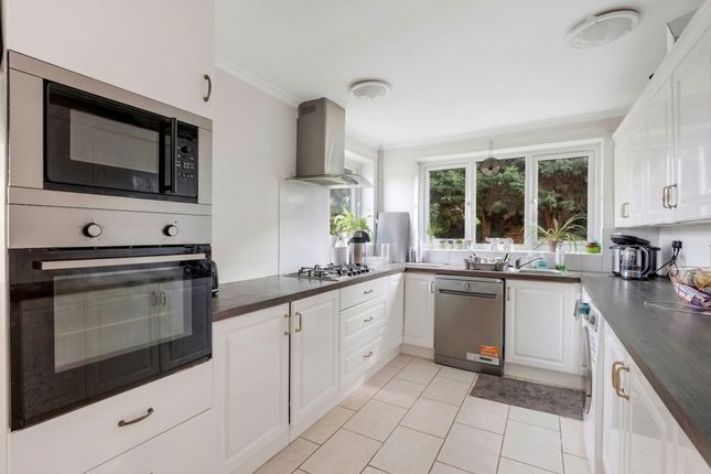 9 Grainger Avenue, Nottingham photo 2