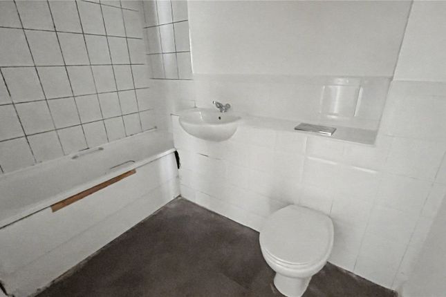 Flat 32, Churchill Court,, Rush Grove Street, London photo 4