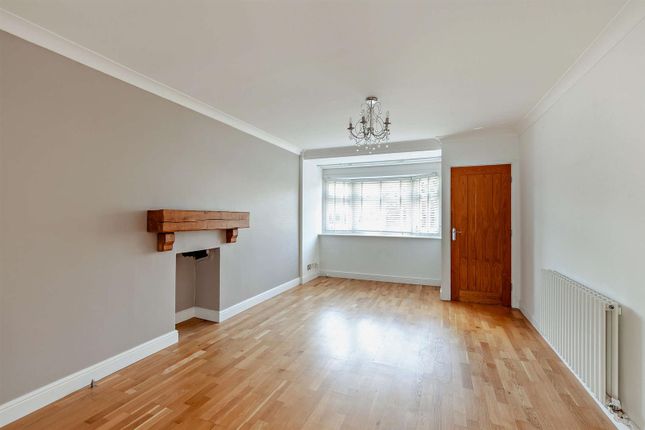 18, Thorncroft, Hornchurch photo 4