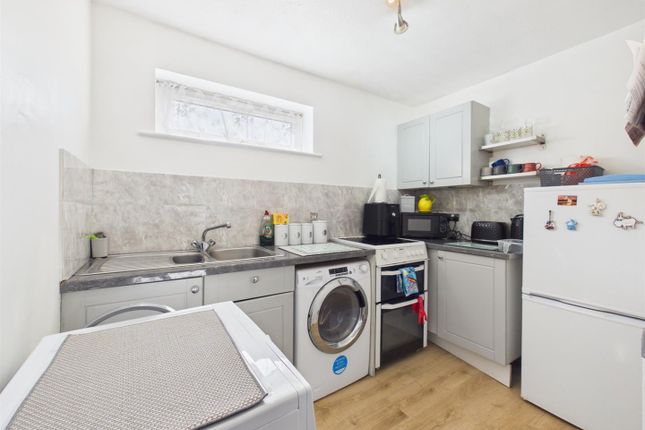 7, Abercorn Grove, Ruislip photo 3