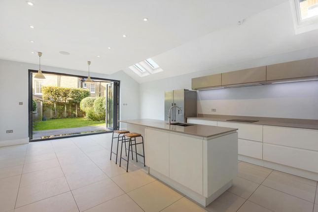7, Woodwarde Road, London photo 3
