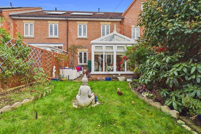 6, Wraysbury Gardens, Lancing photo 2