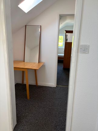 67, Warden Hill Road, Luton photo 2