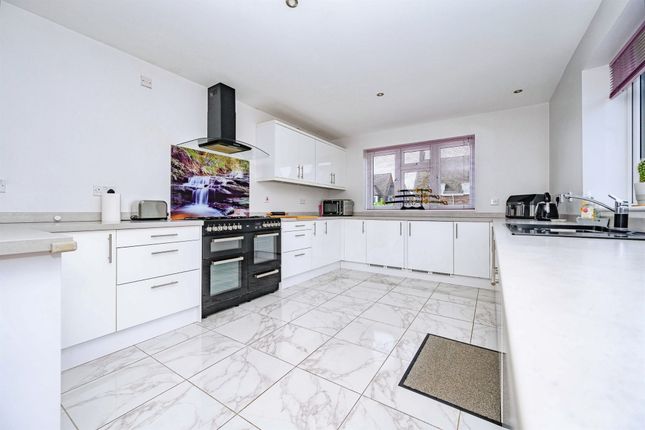 10, Stonelea Road, Hemel Hempstead photo 4
