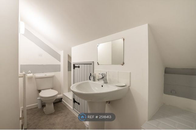 Bed 1 Ensuite Bathroom
