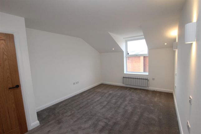 Flat to rent in Apartment 10, Chapeltown Road, Bromley Cross, Bolton