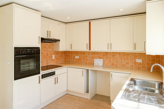 36, Norman Close, Dorset photo 4