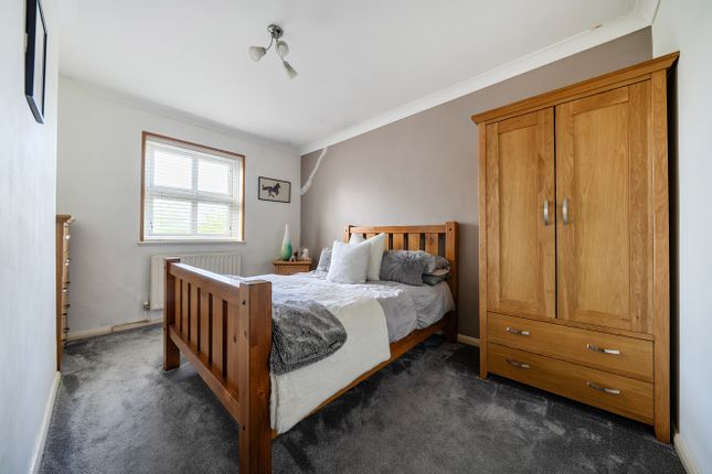 3c, Cobham Terrace, Greenhithe photo 3