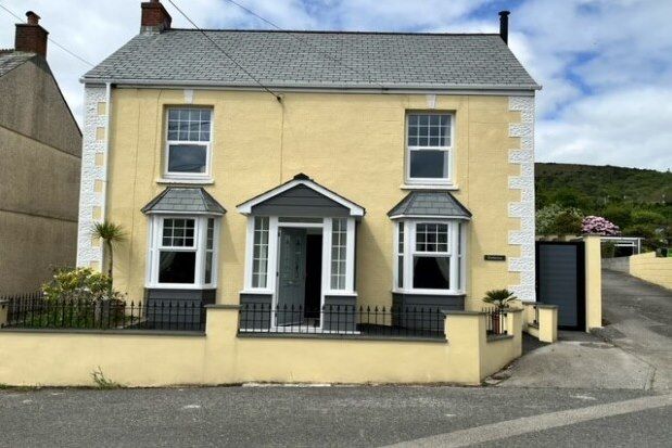 4 bed property to rent in Coombe Road, St. Austell PL26